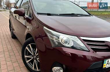 Седан Toyota Avensis 2013 в Кривому Розі