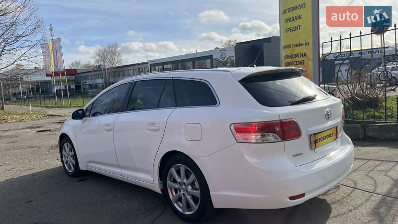 Универсал Toyota Avensis 2010 в Николаеве