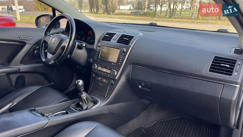 Универсал Toyota Avensis 2010 в Николаеве