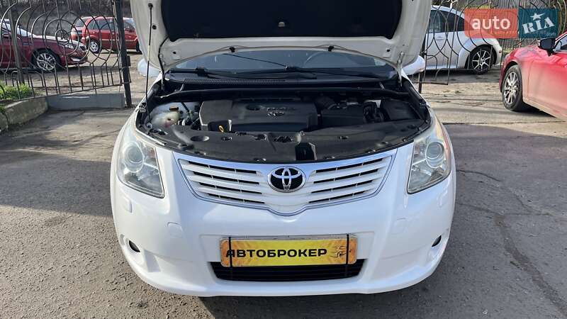 Универсал Toyota Avensis 2010 в Николаеве