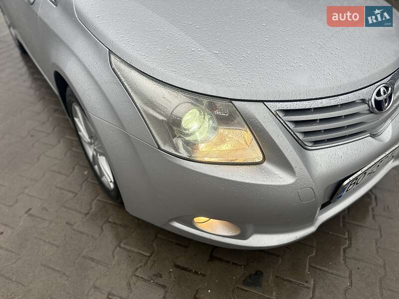 Универсал Toyota Avensis 2010 в Тернополе