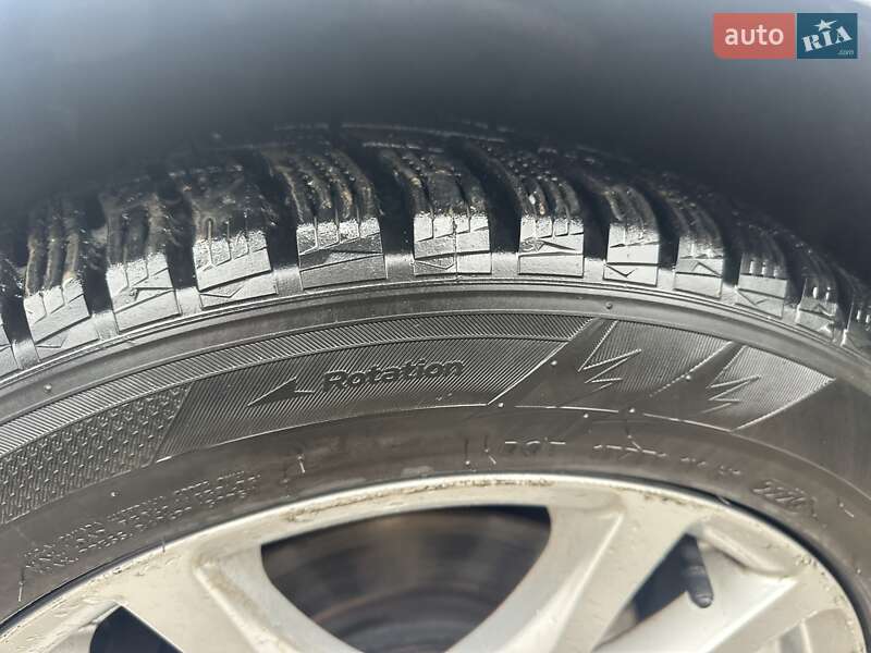 Универсал Toyota Avensis 2010 в Тернополе