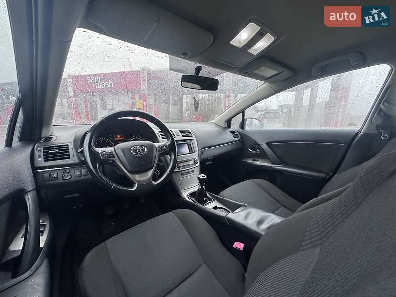 Универсал Toyota Avensis 2010 в Тернополе