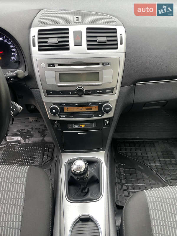 Универсал Toyota Avensis 2012 в Чернигове фото 12 Универсал Toyota Avensis 2012 в Чернигове