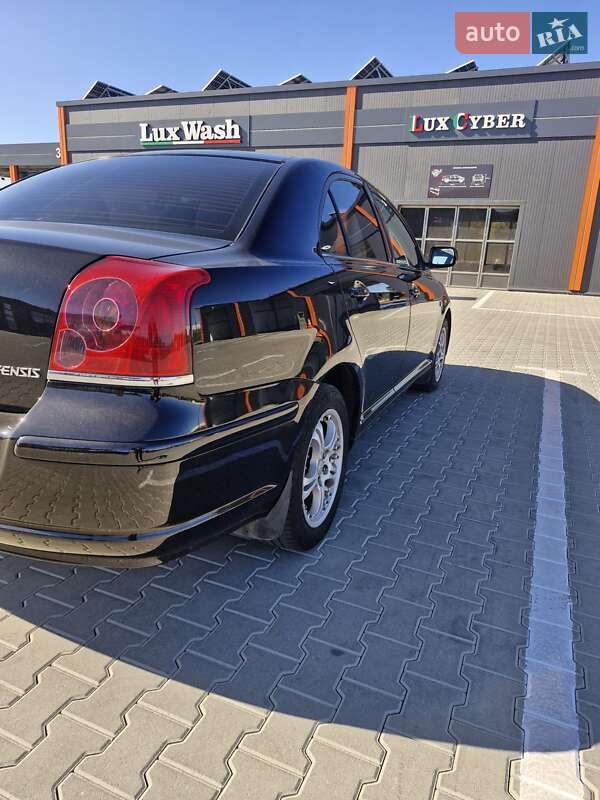 Седан Toyota Avensis 2005 в Виннице