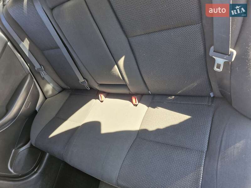 Седан Toyota Avensis 2005 в Виннице