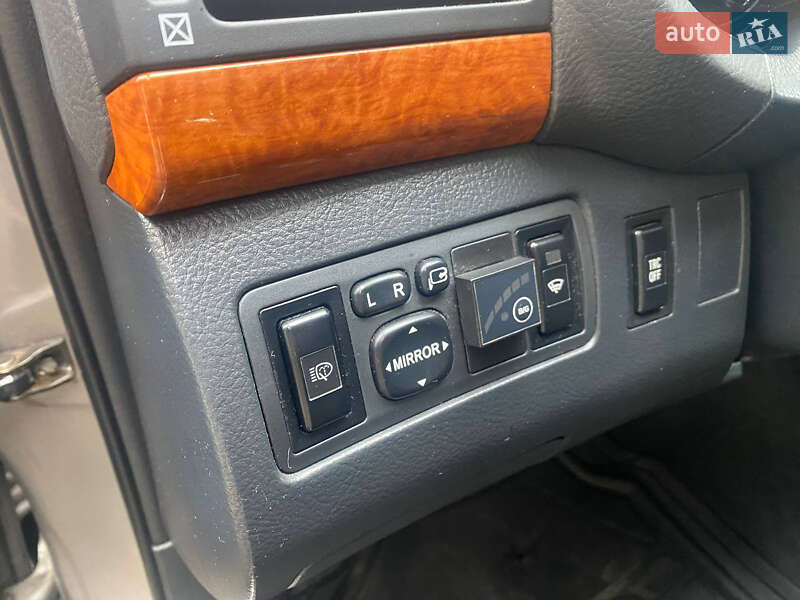 Седан Toyota Avensis 2006 в Киеве