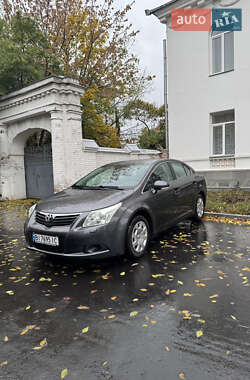 Седан Toyota Avensis 2011 в Полтаве