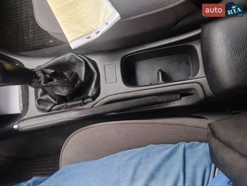 Универсал Toyota Avensis 2000 в Ивано-Франковске фото 8 Универсал Toyota Avensis 2000 в Ивано-Франковске