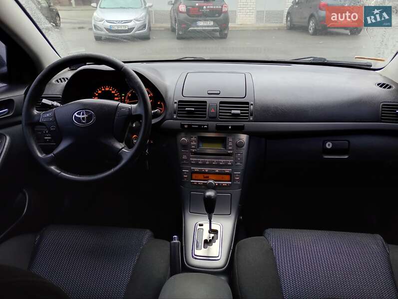 Седан Toyota Avensis 2007 в Киеве