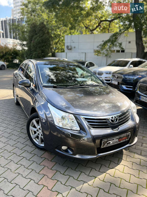 Седан Toyota Avensis 2009 в Одессе