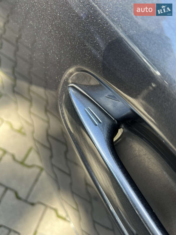 Седан Toyota Avensis 2009 в Одессе