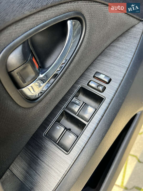 Седан Toyota Avensis 2009 в Одессе