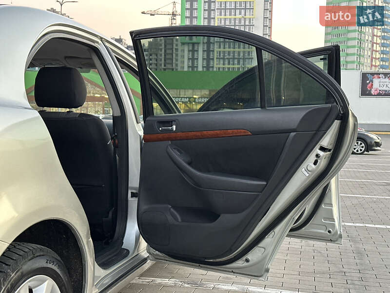 Седан Toyota Avensis 2007 в Одессе