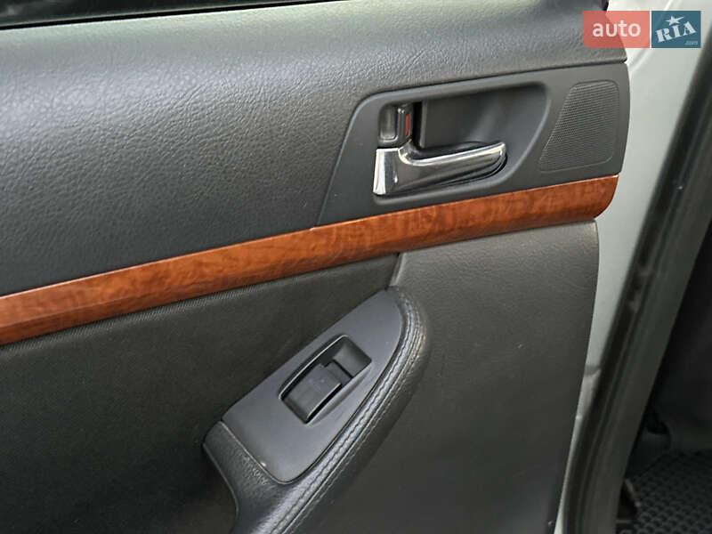 Седан Toyota Avensis 2007 в Одессе