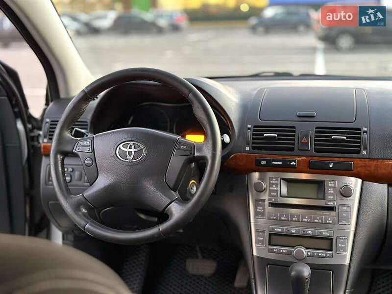 Седан Toyota Avensis 2007 в Одессе