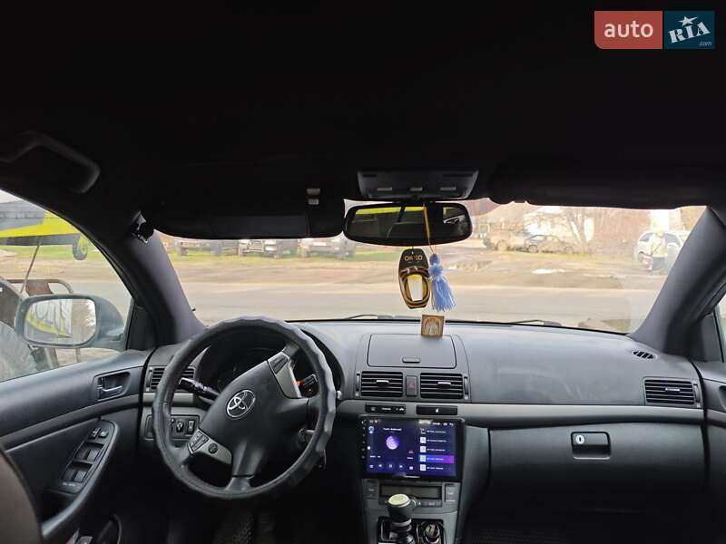 Универсал Toyota Avensis 2007 в Изюме