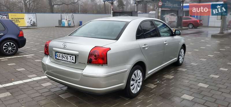Седан Toyota Avensis 2006 в Черкассах