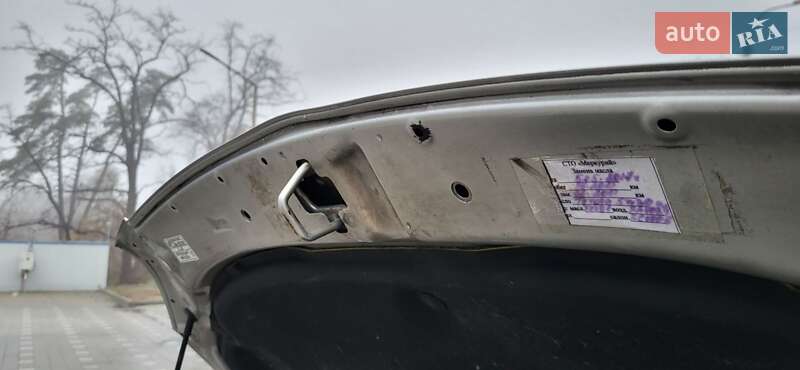 Седан Toyota Avensis 2006 в Черкассах