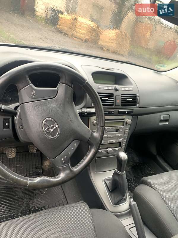 Универсал Toyota Avensis 2004 в Луцке