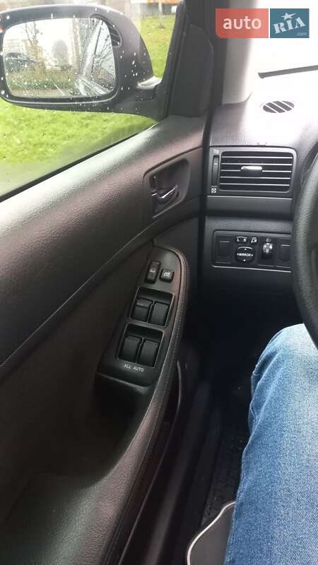 Универсал Toyota Avensis 2003 в Хмельницком