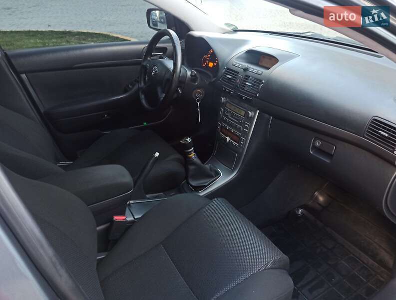 Универсал Toyota Avensis 2005 в Ивано-Франковске