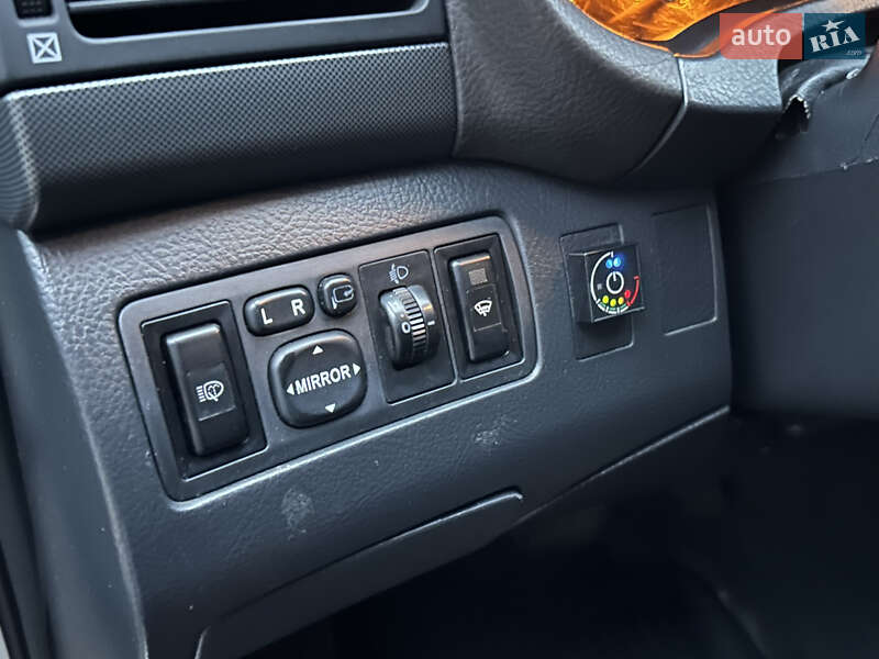 Седан Toyota Avensis 2004 в Одессе