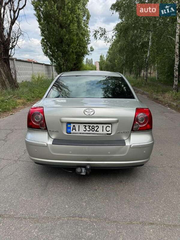 Седан Toyota Avensis 2007 в Киеве