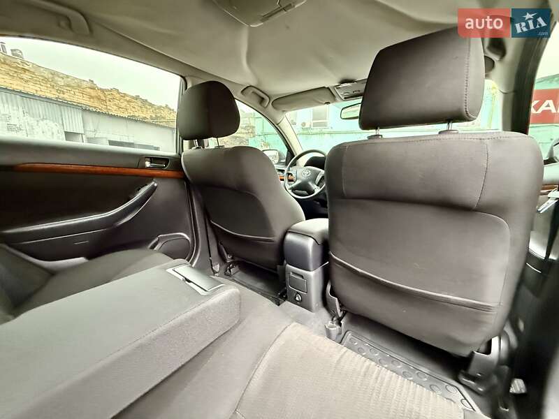 Седан Toyota Avensis 2007 в Одесі