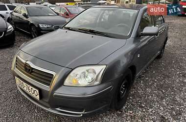 Седан Toyota Avensis 2004 в Києві