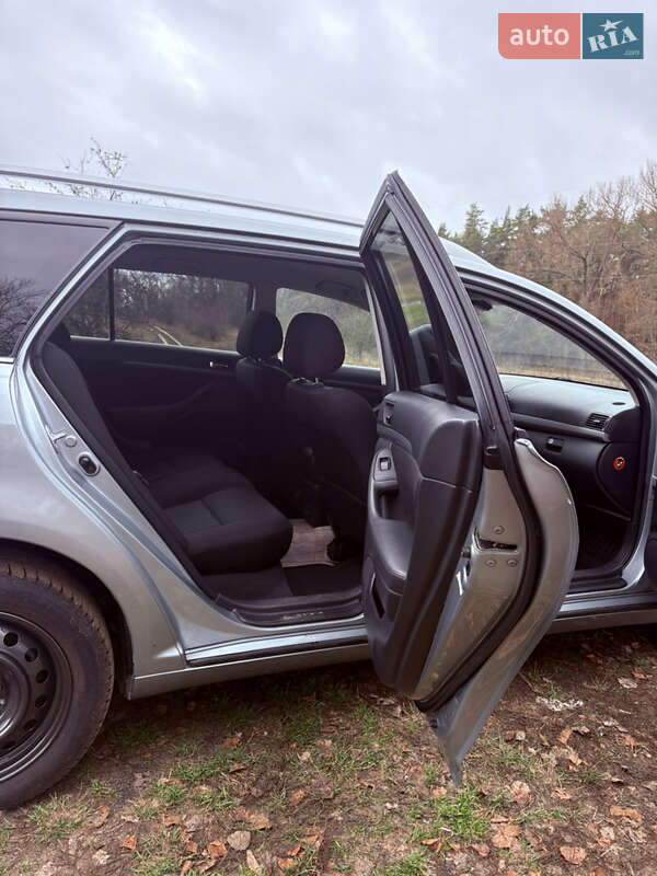 Универсал Toyota Avensis 2007 в Миргороде