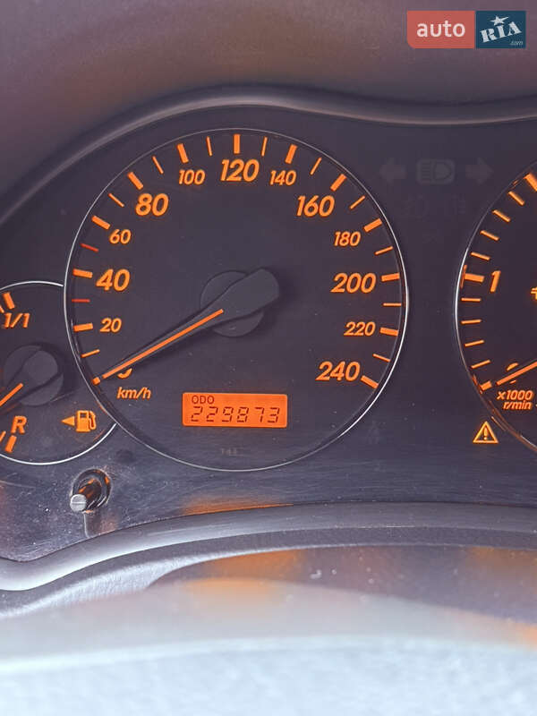 Универсал Toyota Avensis 2007 в Миргороде