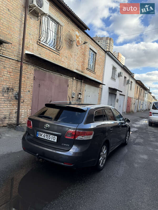 Универсал Toyota Avensis 2009 в Киеве