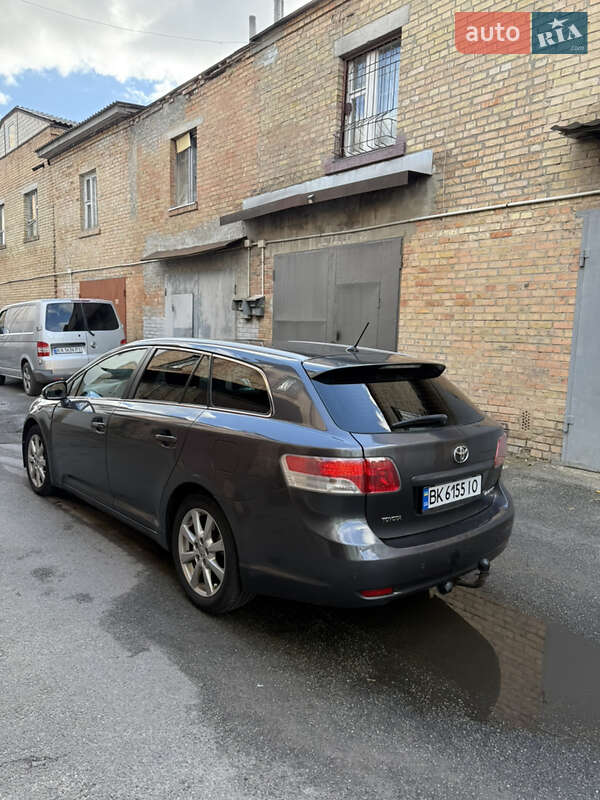 Универсал Toyota Avensis 2009 в Киеве