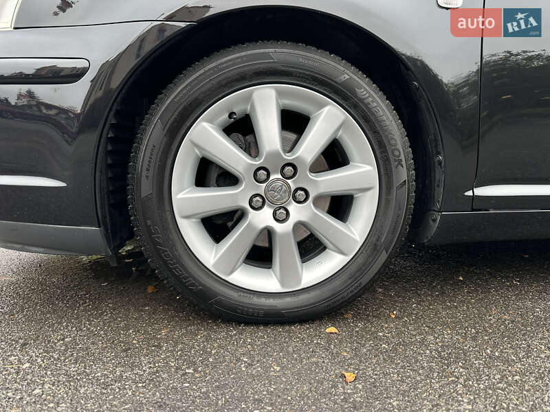 Универсал Toyota Avensis 2005 в Тернополе