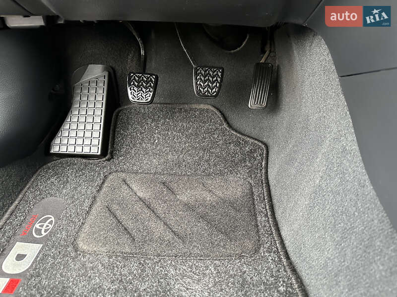 Универсал Toyota Avensis 2005 в Тернополе