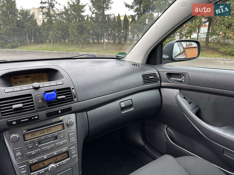 Универсал Toyota Avensis 2005 в Тернополе