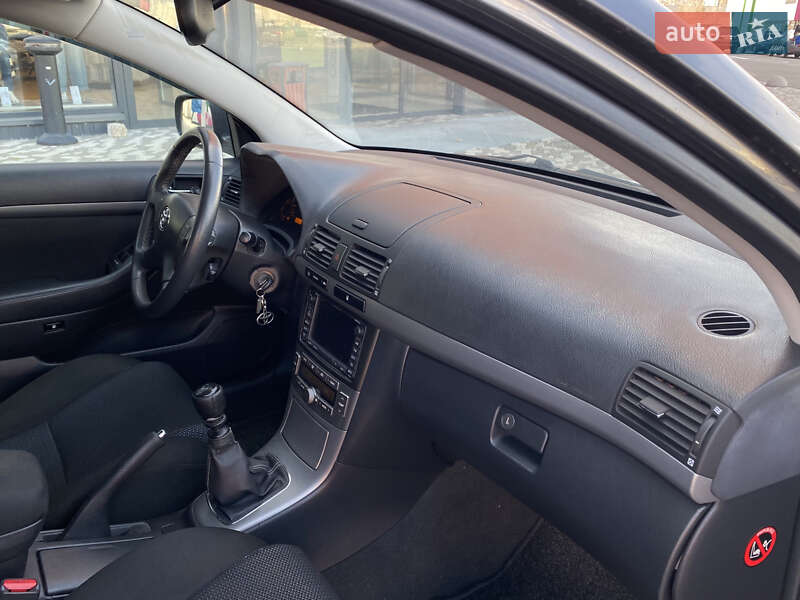 Универсал Toyota Avensis 2008 в Киеве