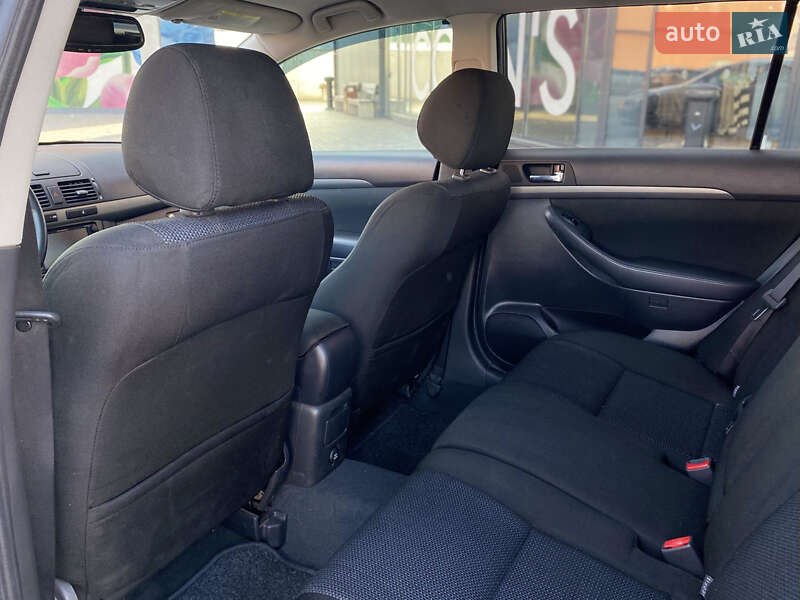 Универсал Toyota Avensis 2008 в Киеве