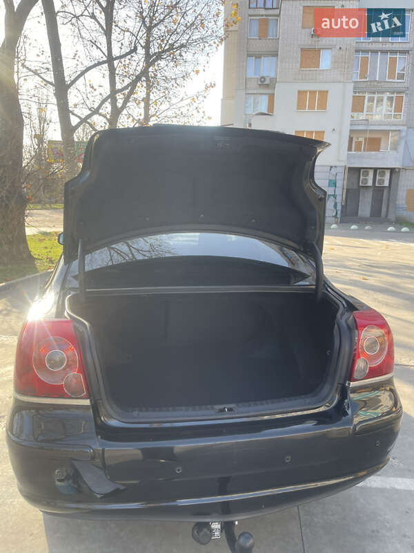 Седан Toyota Avensis 2008 в Херсоне