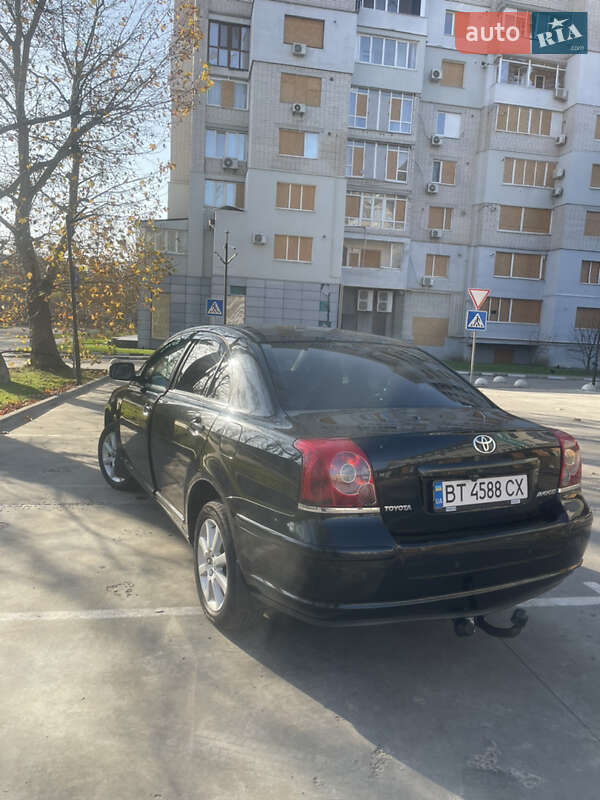 Седан Toyota Avensis 2008 в Херсоне