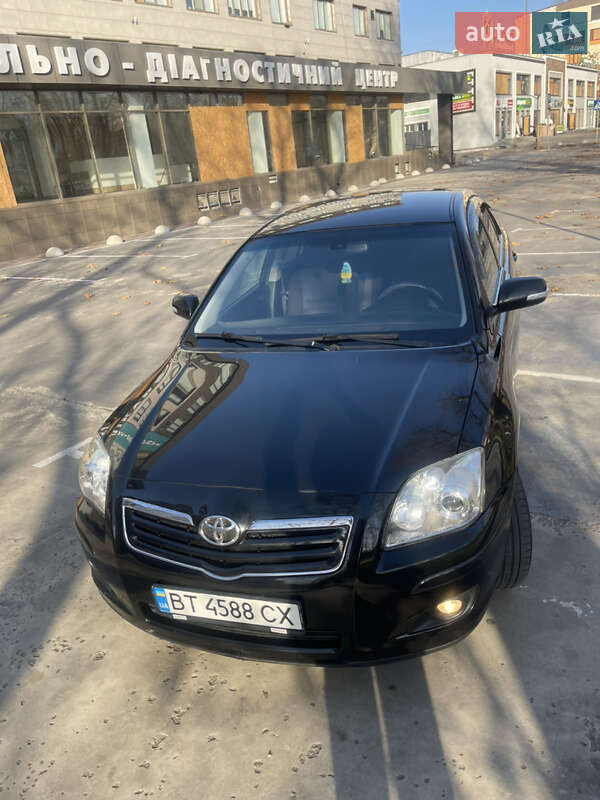 Седан Toyota Avensis 2008 в Херсоне