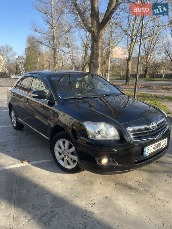 Седан Toyota Avensis 2008 в Херсоне