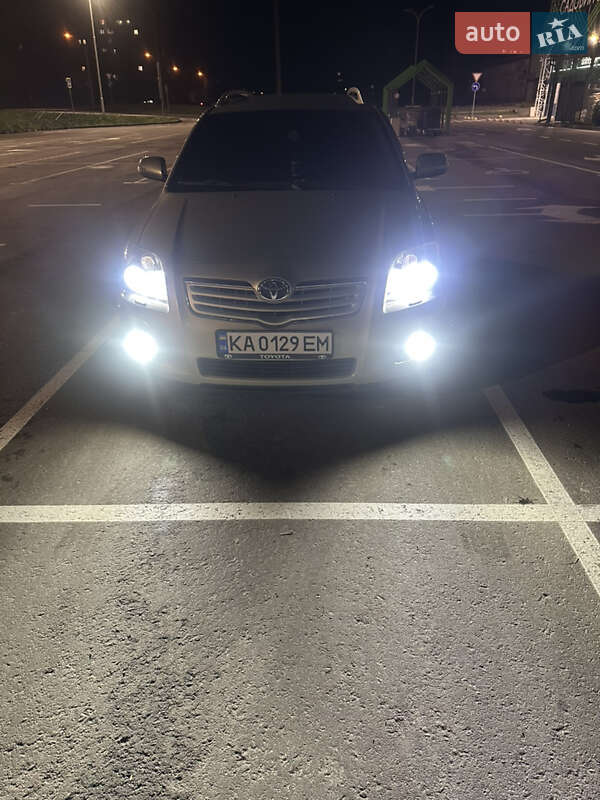Универсал Toyota Avensis 2007 в Чернигове