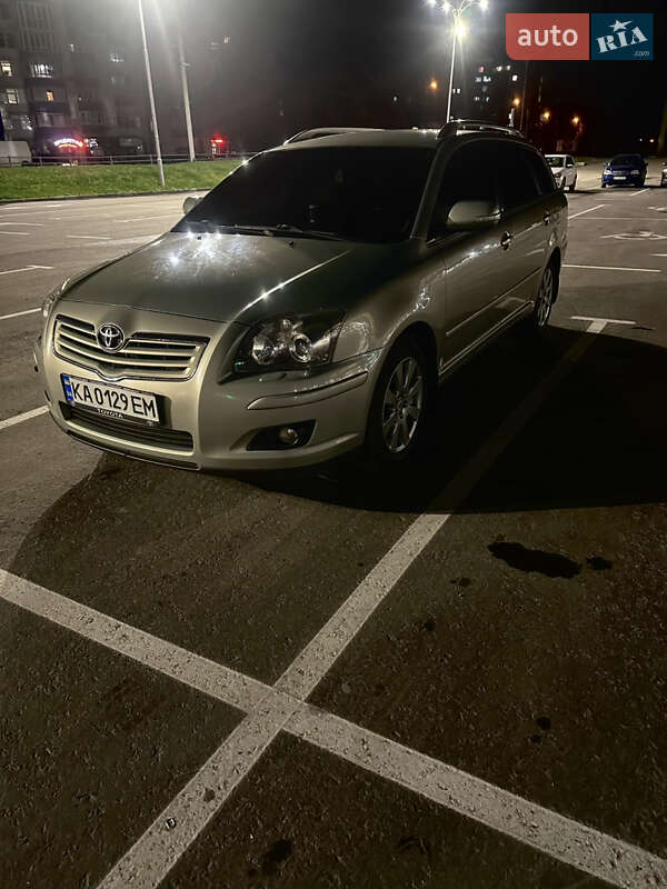 Универсал Toyota Avensis 2007 в Чернигове