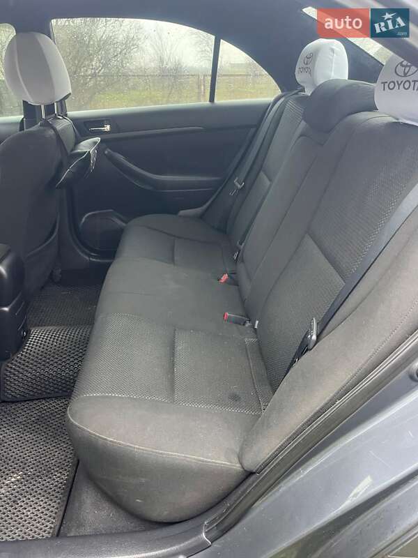 Седан Toyota Avensis 2005 в Днепре
