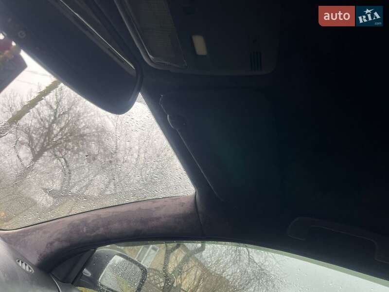 Седан Toyota Avensis 2005 в Днепре