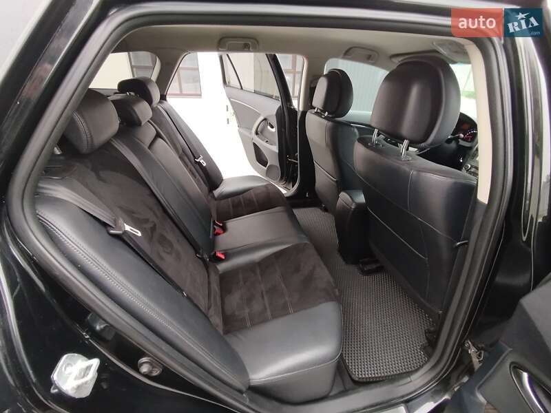 Универсал Toyota Avensis 2012 в Кременце