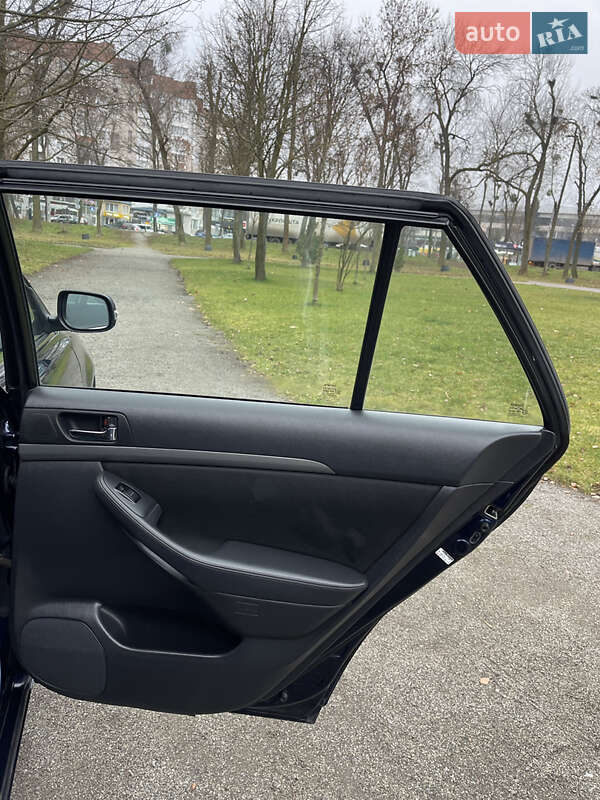 Универсал Toyota Avensis 2006 в Хмельницком