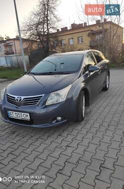 Універсал Toyota Avensis 2010 в Хирові